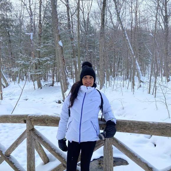 Meet your Posher, Elena - Picture 1 of 1